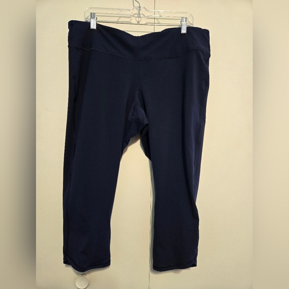 Old Navy Pants - Old Navy Navy Active High-Rise Go-Dry Leggings